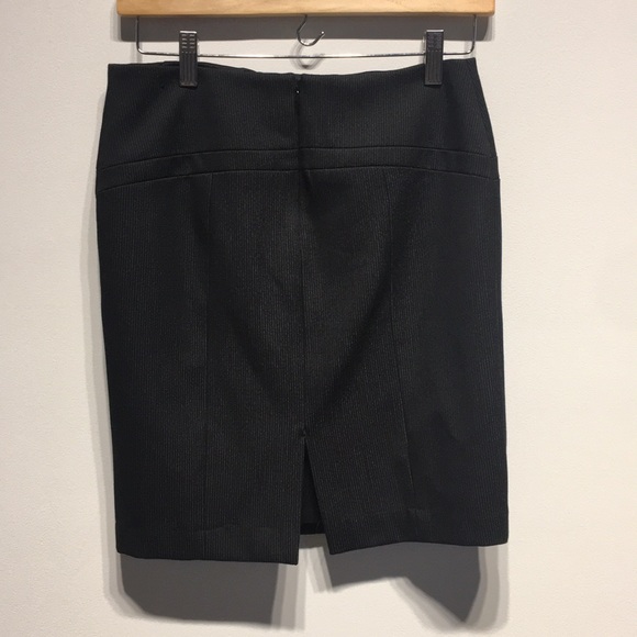 Express black w/ thin white stripe skirt size 0 - Picture 3 of 7